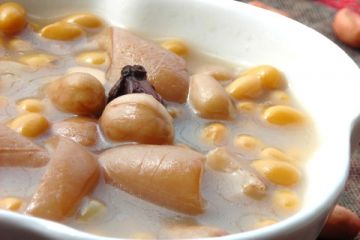 黄豆花生炖猪皮,黄豆花生炖猪皮的做法